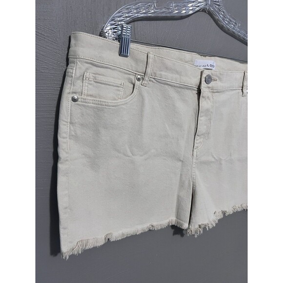 Ann Taylor Loft Sz 18/34 Cut-off Shorts Cream Denim Frayed Bottom Stretch NWT - Picture 8 of 13